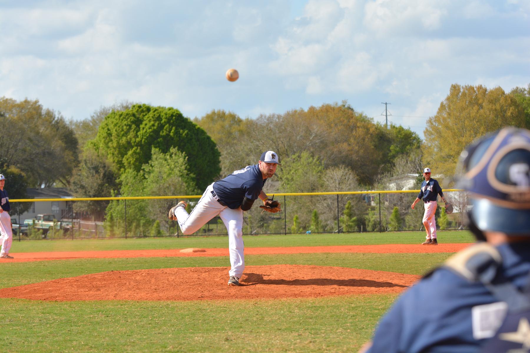 Baseball Holds Off Wheaton, 8-5