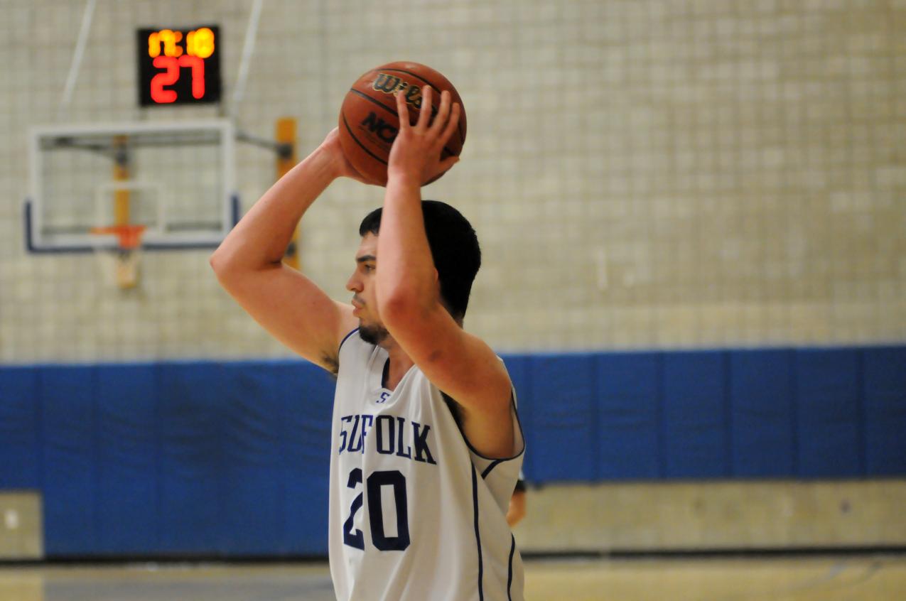 Men's Basketball Fall to JWU 90-78