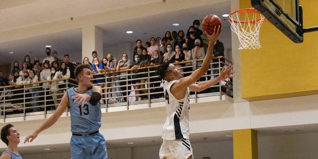 Men&rsquo;s Basketball Surprises Nichols, 89-83