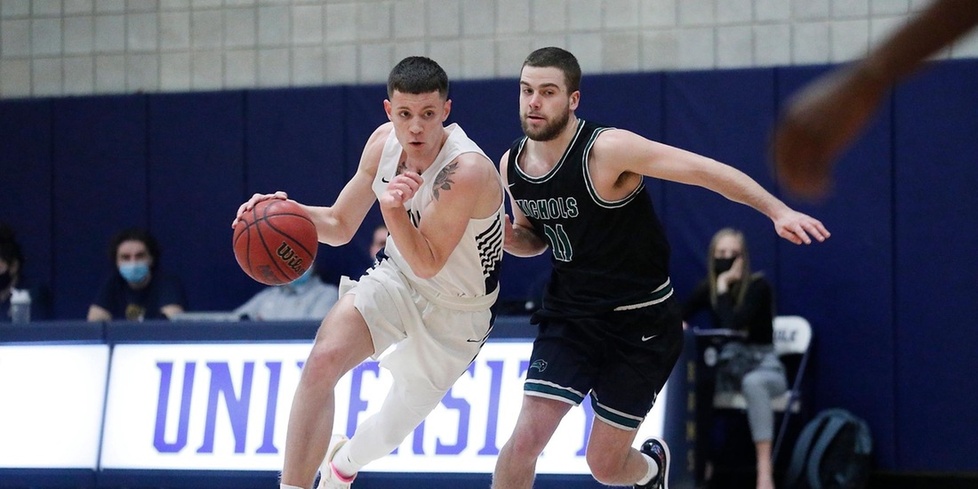 Men&rsquo;s Basketball Comes Back to Defeat Endicott, 86-82