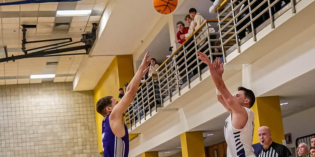 Men&rsquo;s Basketball Completes Comeback Against Salve Regina, 72-67