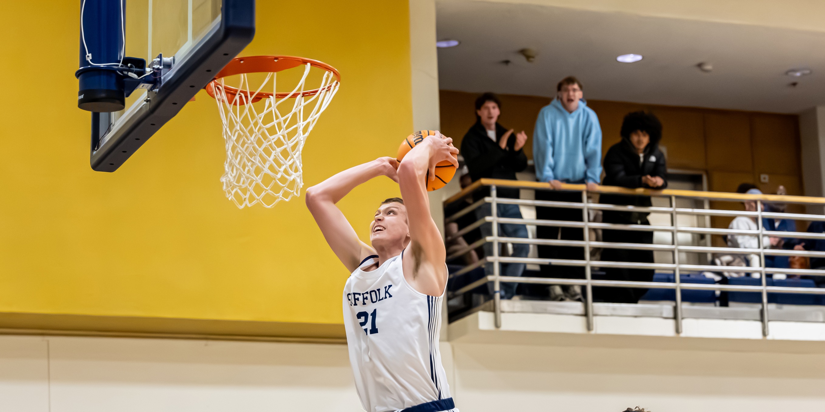 Men&rsquo;s Basketball Locks Down JWU, 73-46