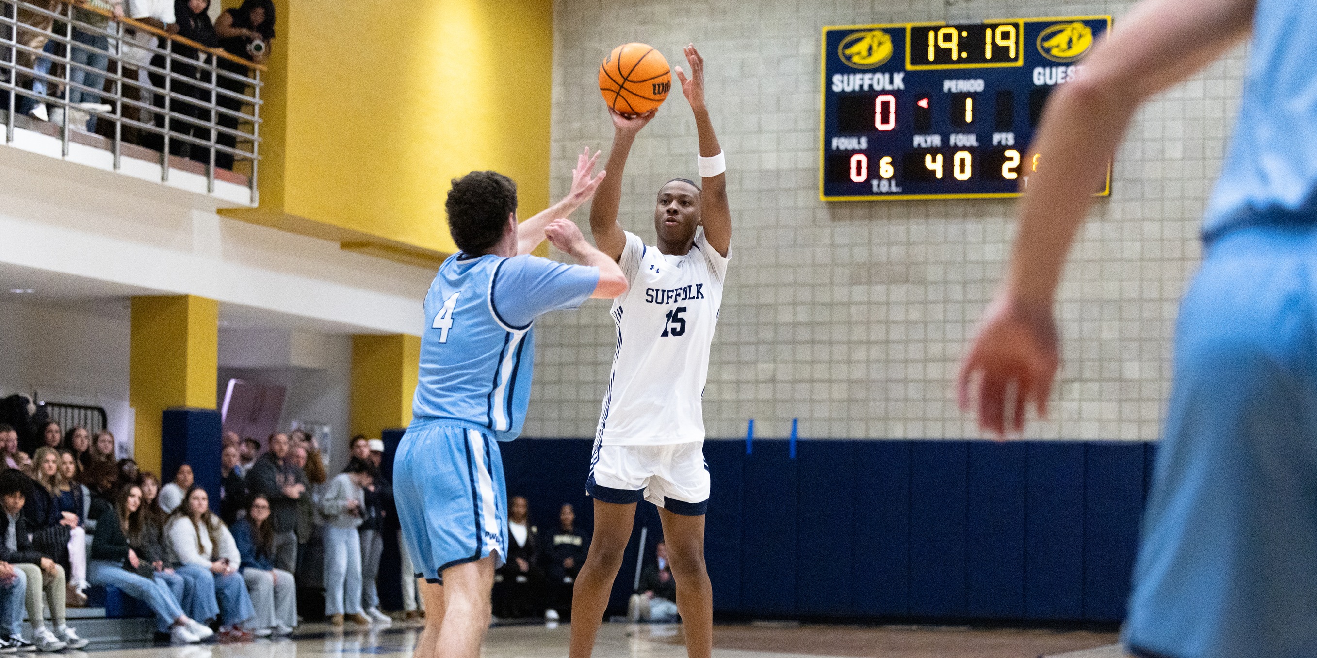 Balanced Scoring Helps Men&rsquo;s Basketball Fly By Roger Williams, 82-64