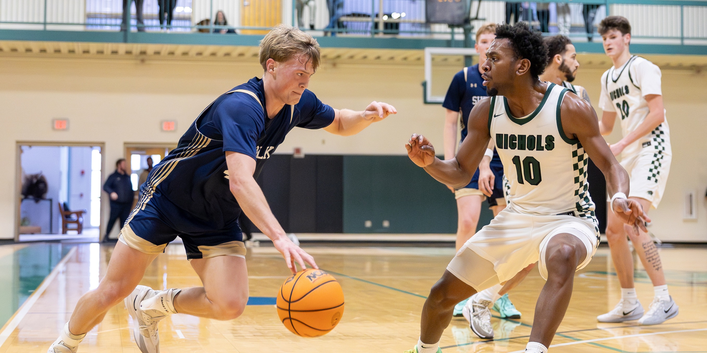 Men&rsquo;s Basketball Bests Nichols, 87-70