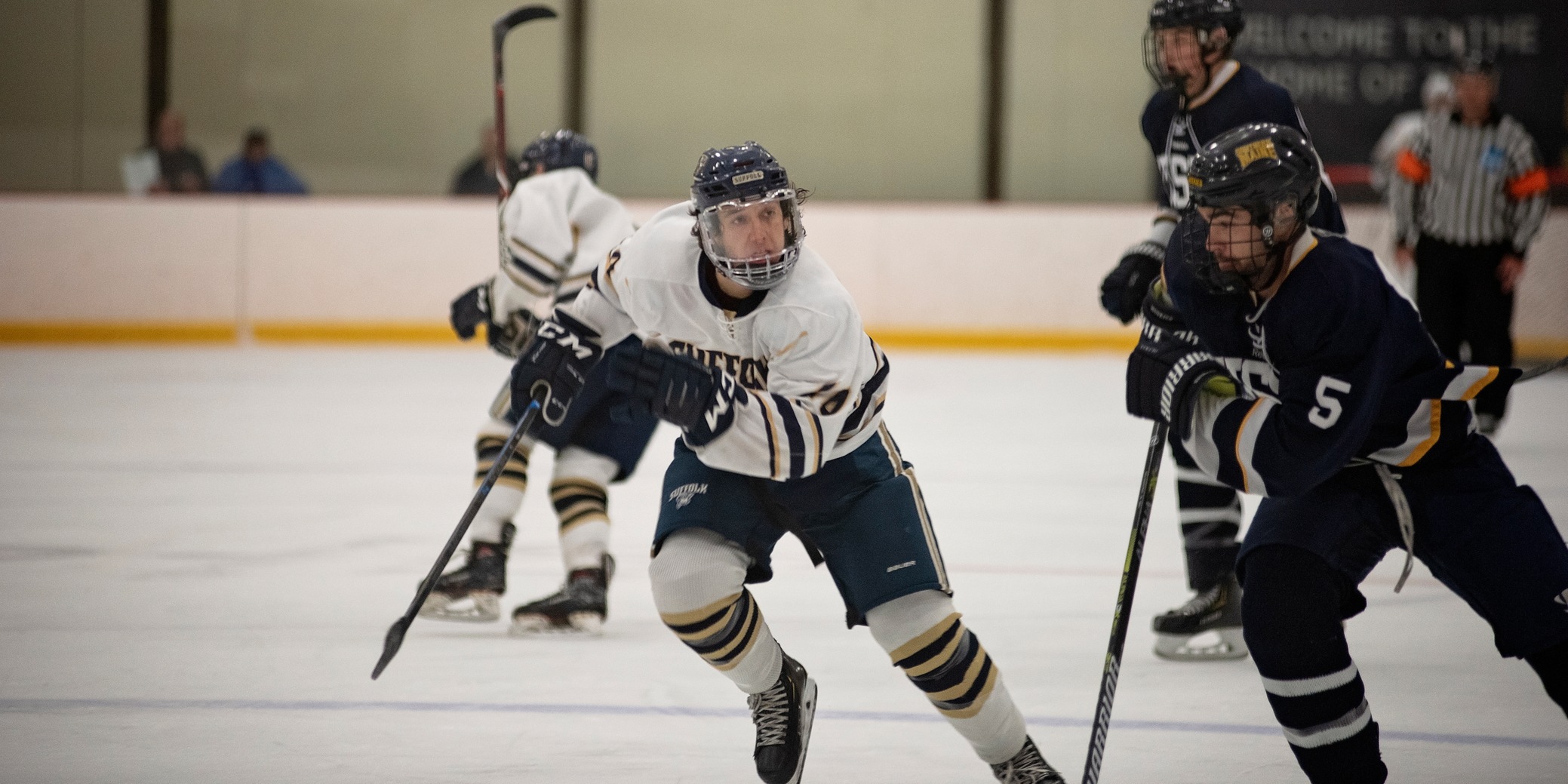 Men&rsquo;s Hockey Caps Off First Semester with 4-3 Win Over Salem State