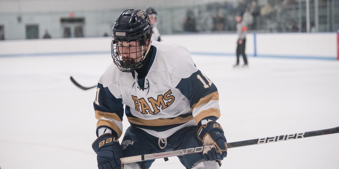Men&rsquo;s Hockey Defeats WNE, 2-1