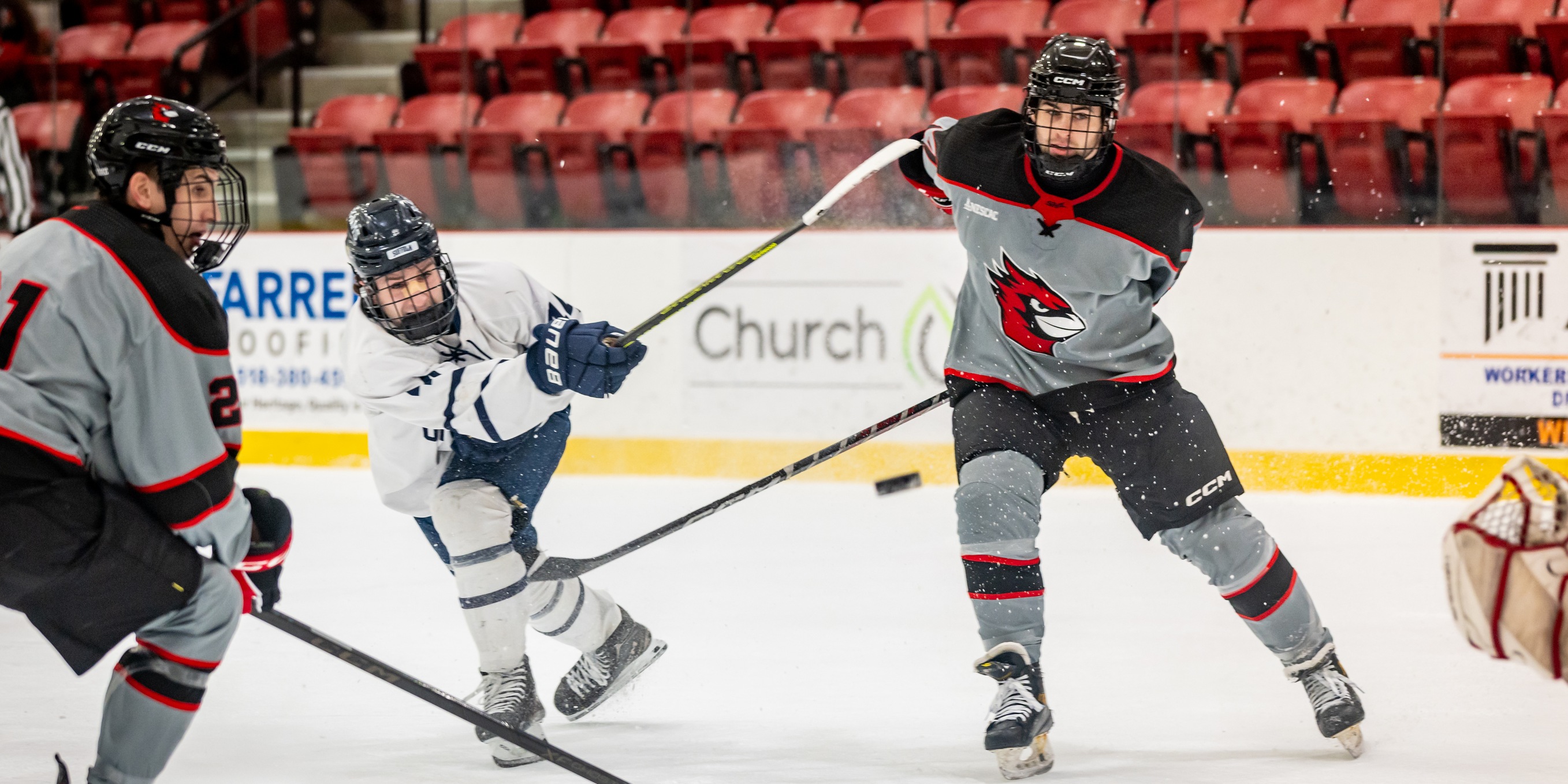 Men&rsquo;s Ice Hockey Suffers Overtime Defeat to Wesleyan, 3-2