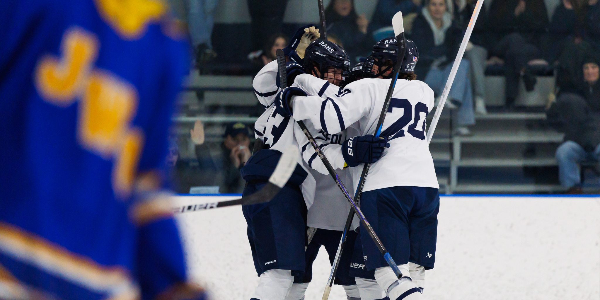Men&rsquo;s Ice Hockey Rolls Past JWU in CNE First Round, 8-1