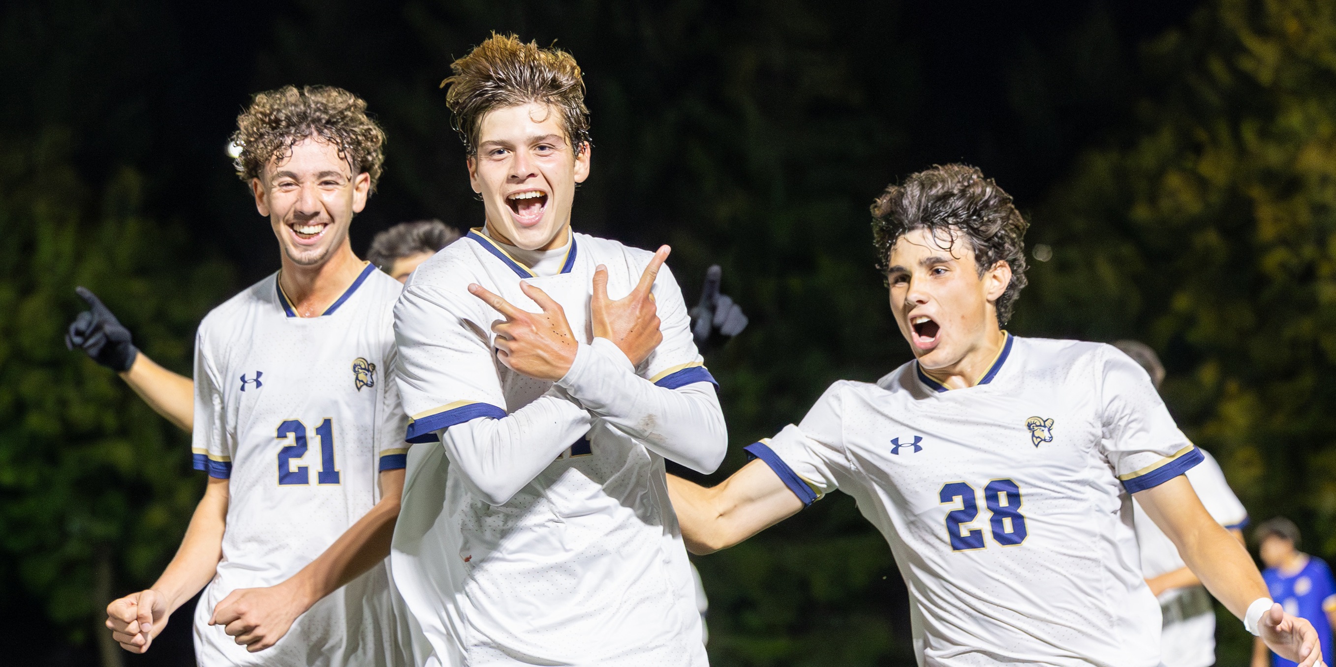 Late Goal Lifts Men&rsquo;s Soccer to 2-1 Victory Over JWU