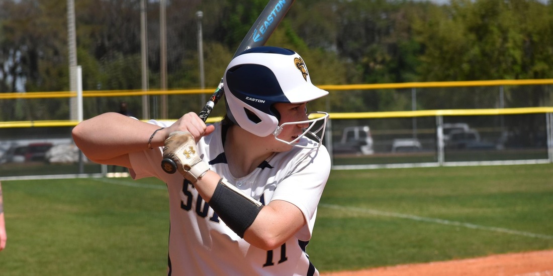 Softball Falls to Wittenberg in Five, 9-1