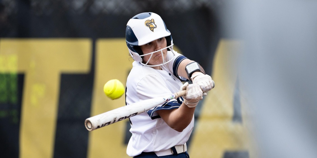 Skidmore Stops Softball in Extras, 10-9