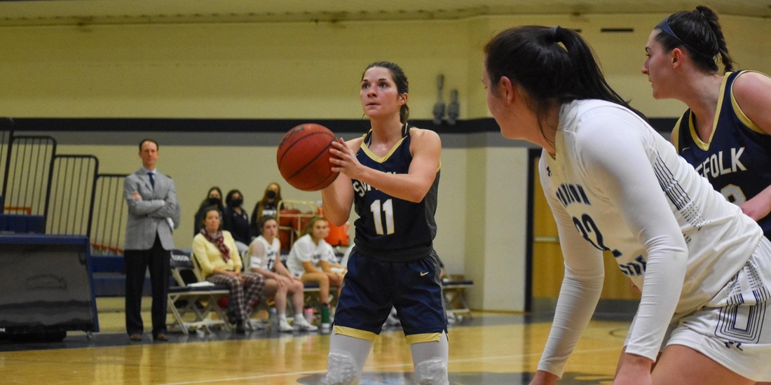Women&rsquo;s Basketball Sneaks by Gordon, 61-53