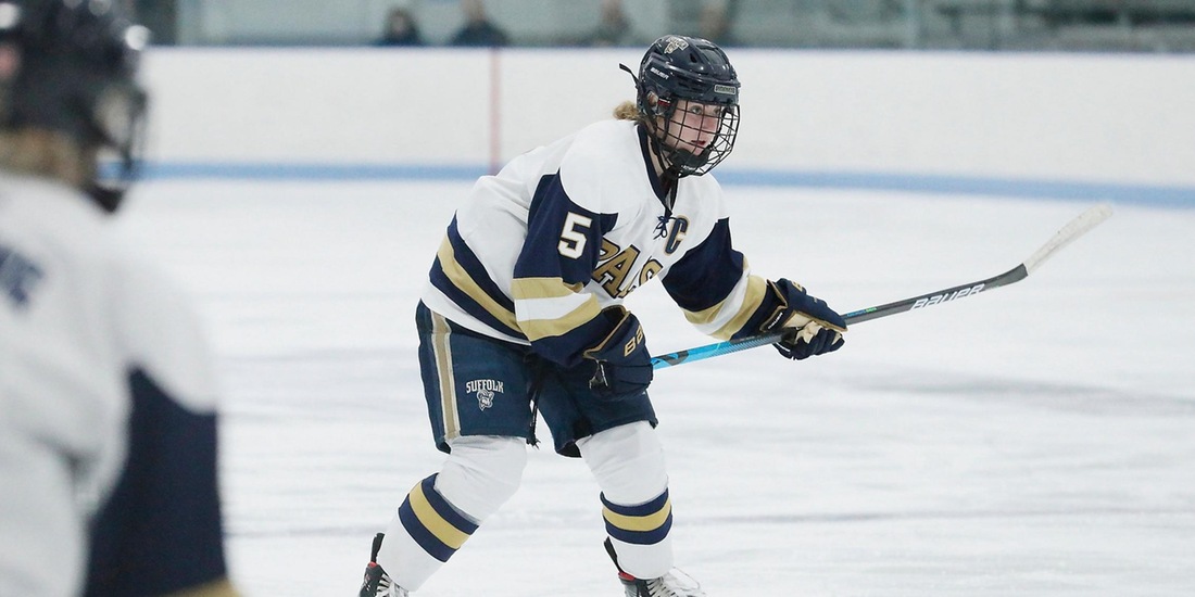 Women&rsquo;s Hockey Slips Past Trinity, 2-1