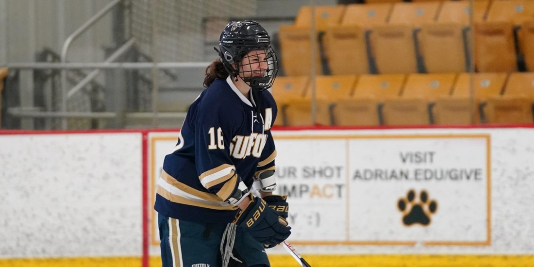 Women&rsquo;s Hockey Clinches CCC Regular Season Crown, Clips Curry, 5-1
