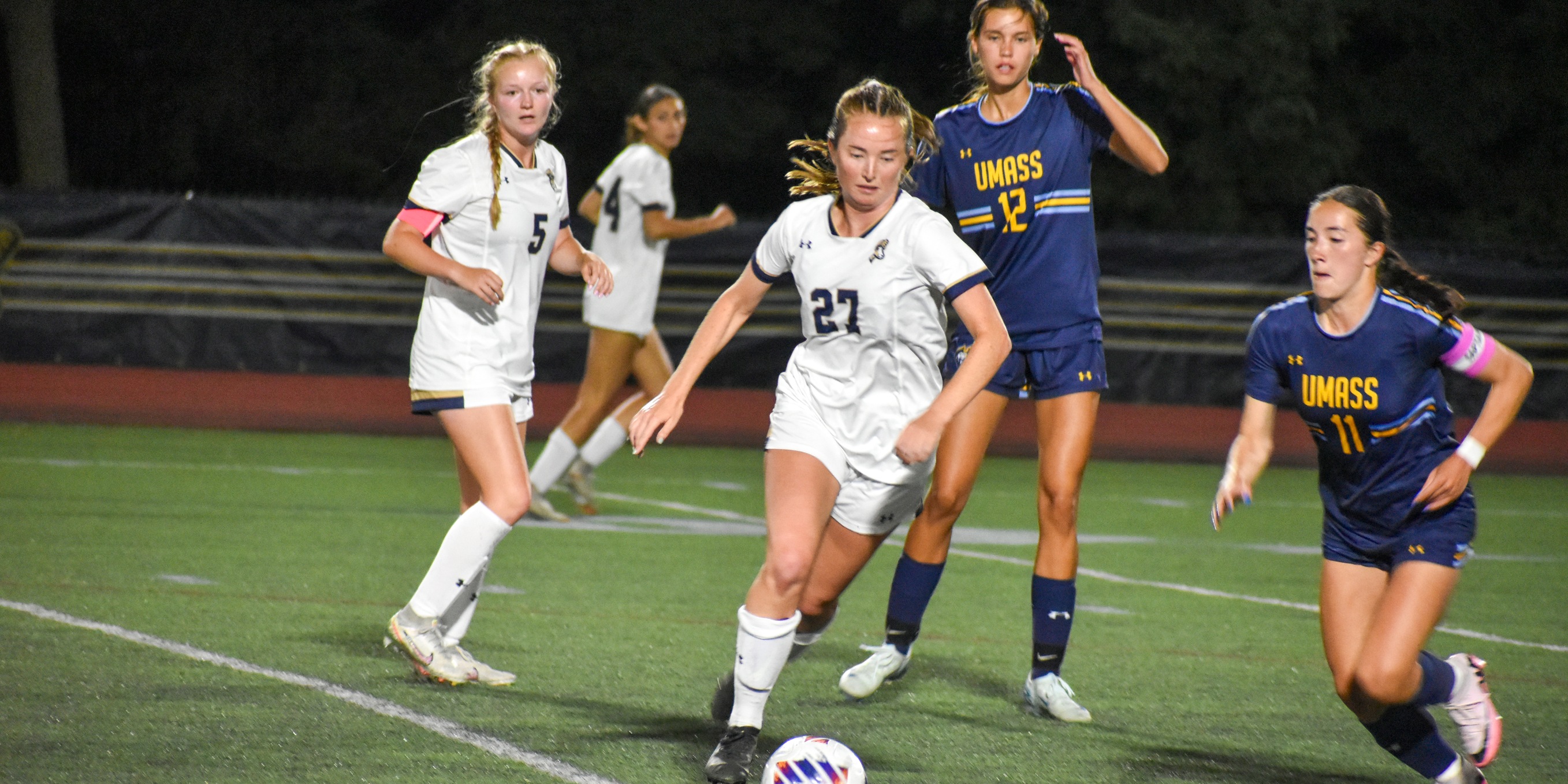 Late Push Sends Women&rsquo;s Soccer to 2-0 Win Over UMass Dartmouth