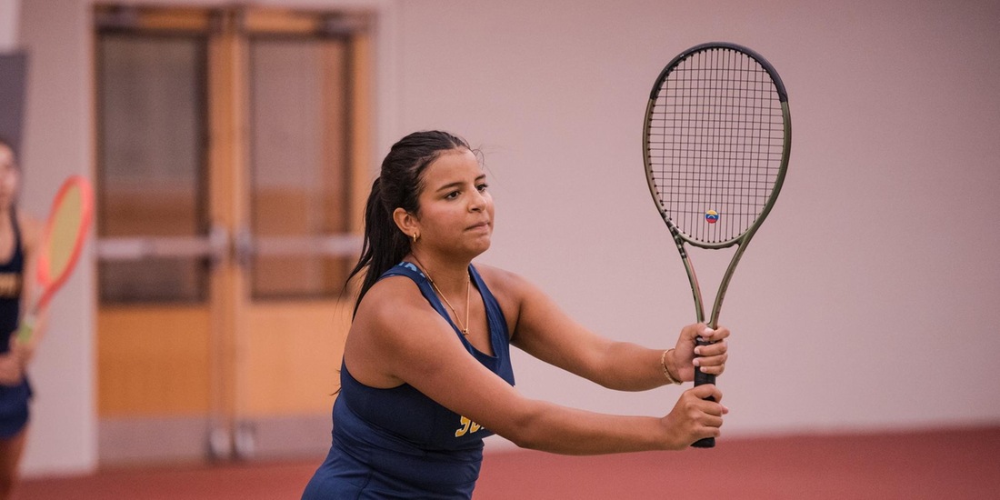 Nichols Knocks Down Women&rsquo;s Tennis, 7-0