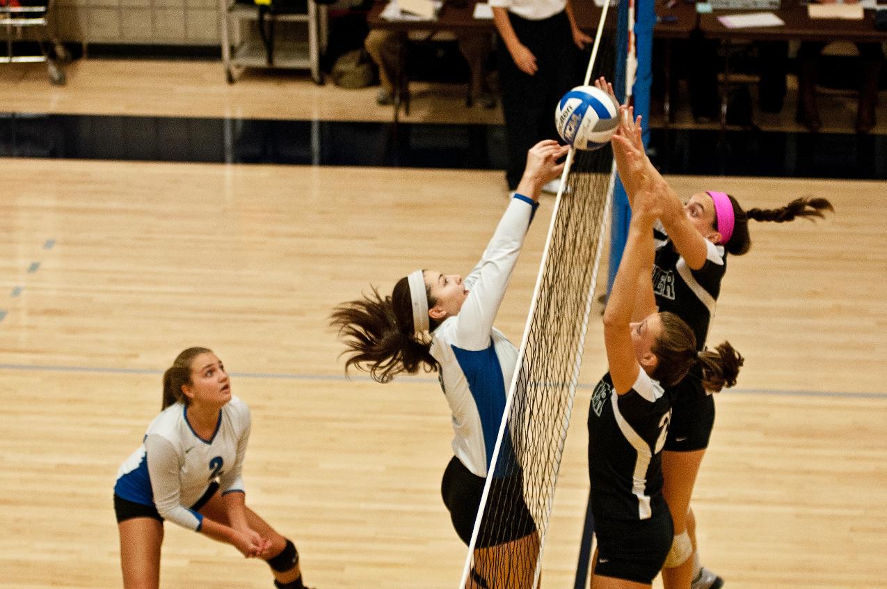 Women&rsquo;s Volleyball Serves Up 3-0 Victory at Mass. Maritime